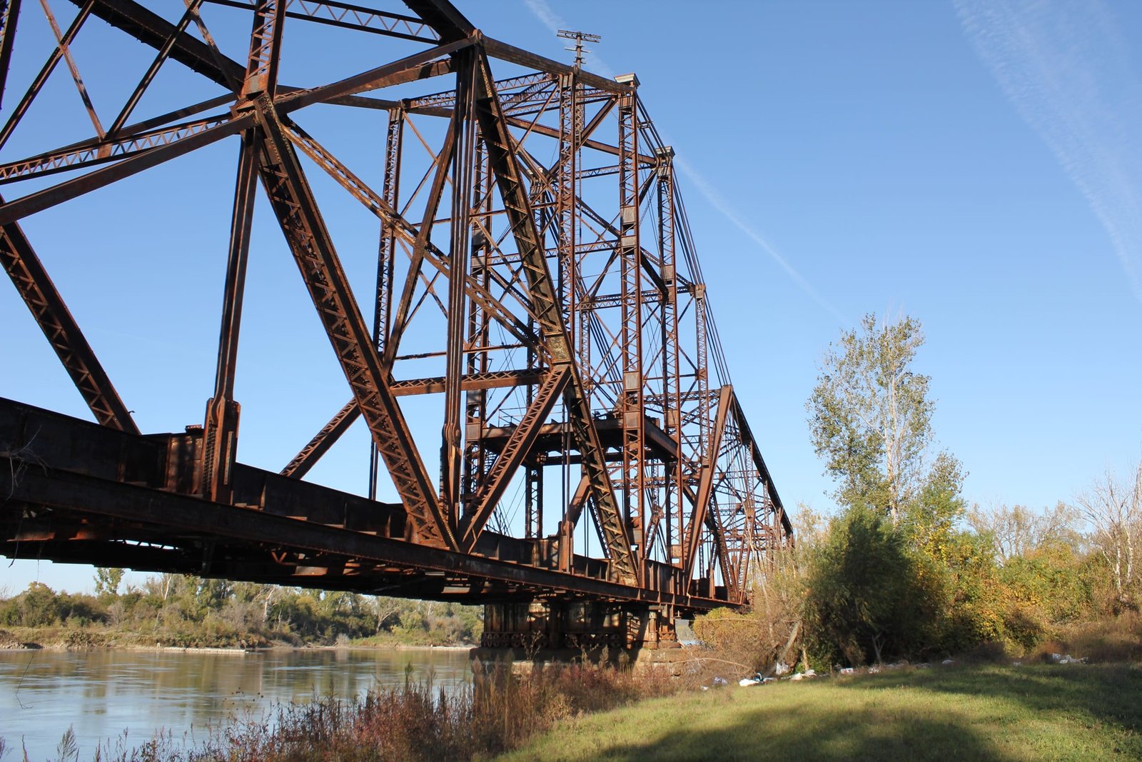 Looking west along Iowa swing span (span #2)